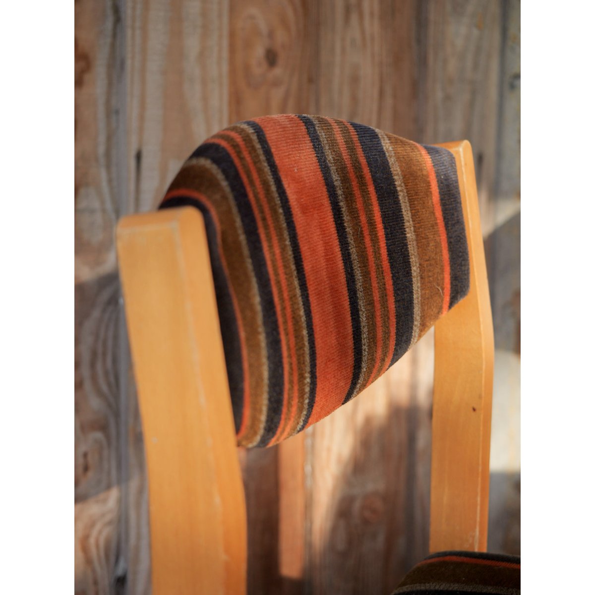 Lot de 5 chaises en velours à rayures Alma N°1984 - Bon état orange, DEBONGOUT