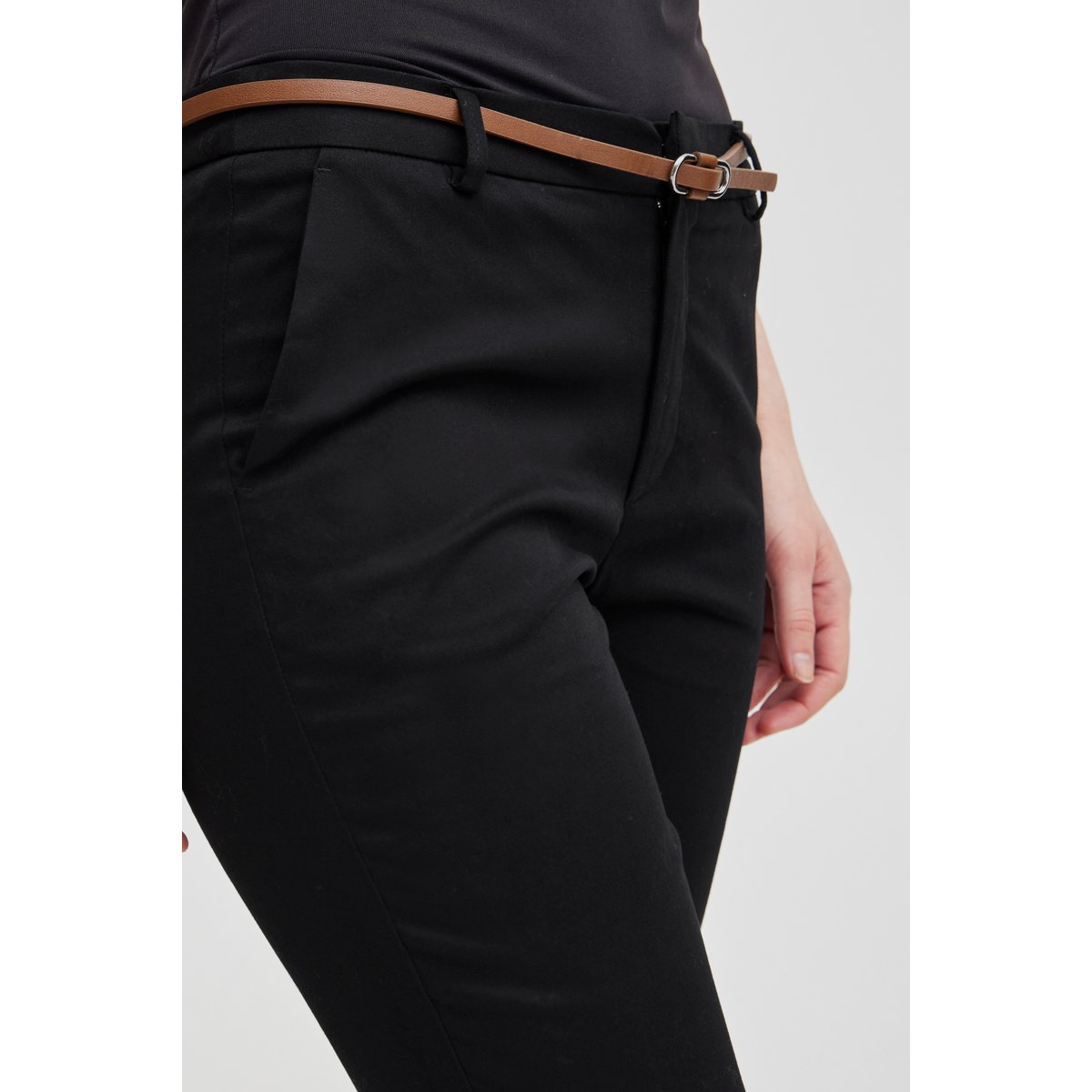 Pantalon tailleur coupe slim à longueur cheville noir, B.YOUNG