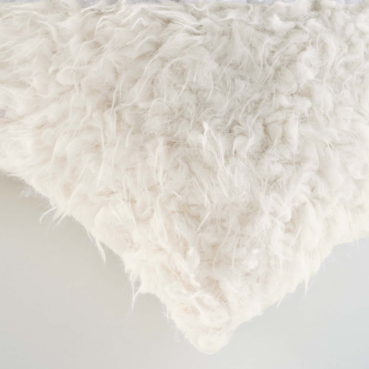 Coussin doux en imitation fourrure avec housse amovible naturel, DOUCEUR D'INTÉRIEUR