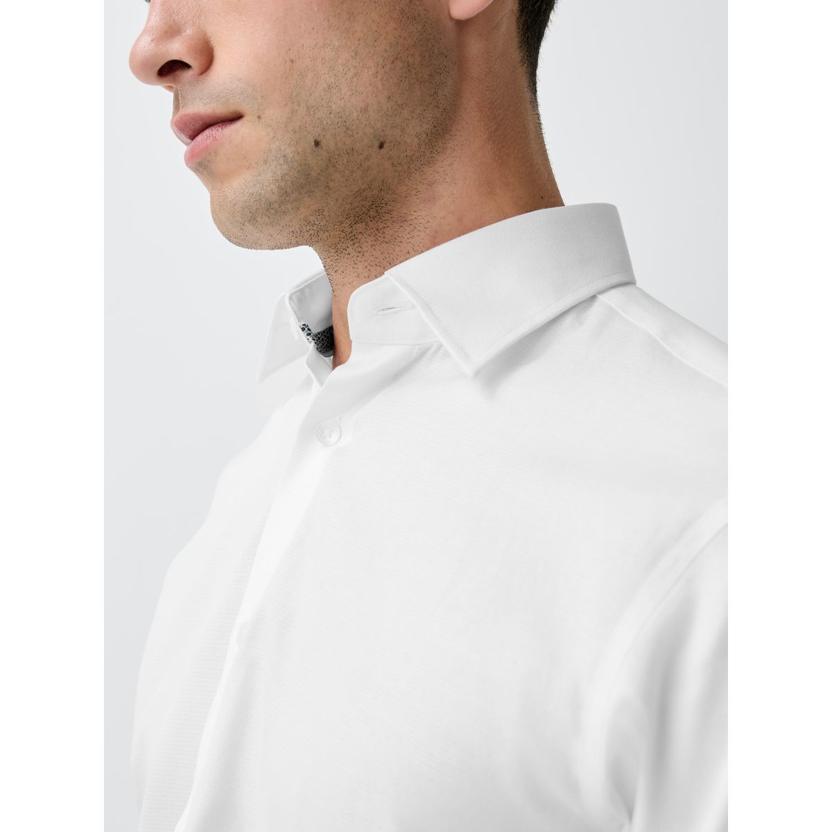 Chemise texturée à manches longues Signature blanc avec garniture, NEXT
