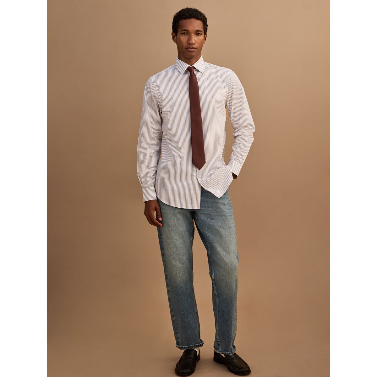 Chemise habillée à rayures avec cravate blanc/bleu/brun, NEXT