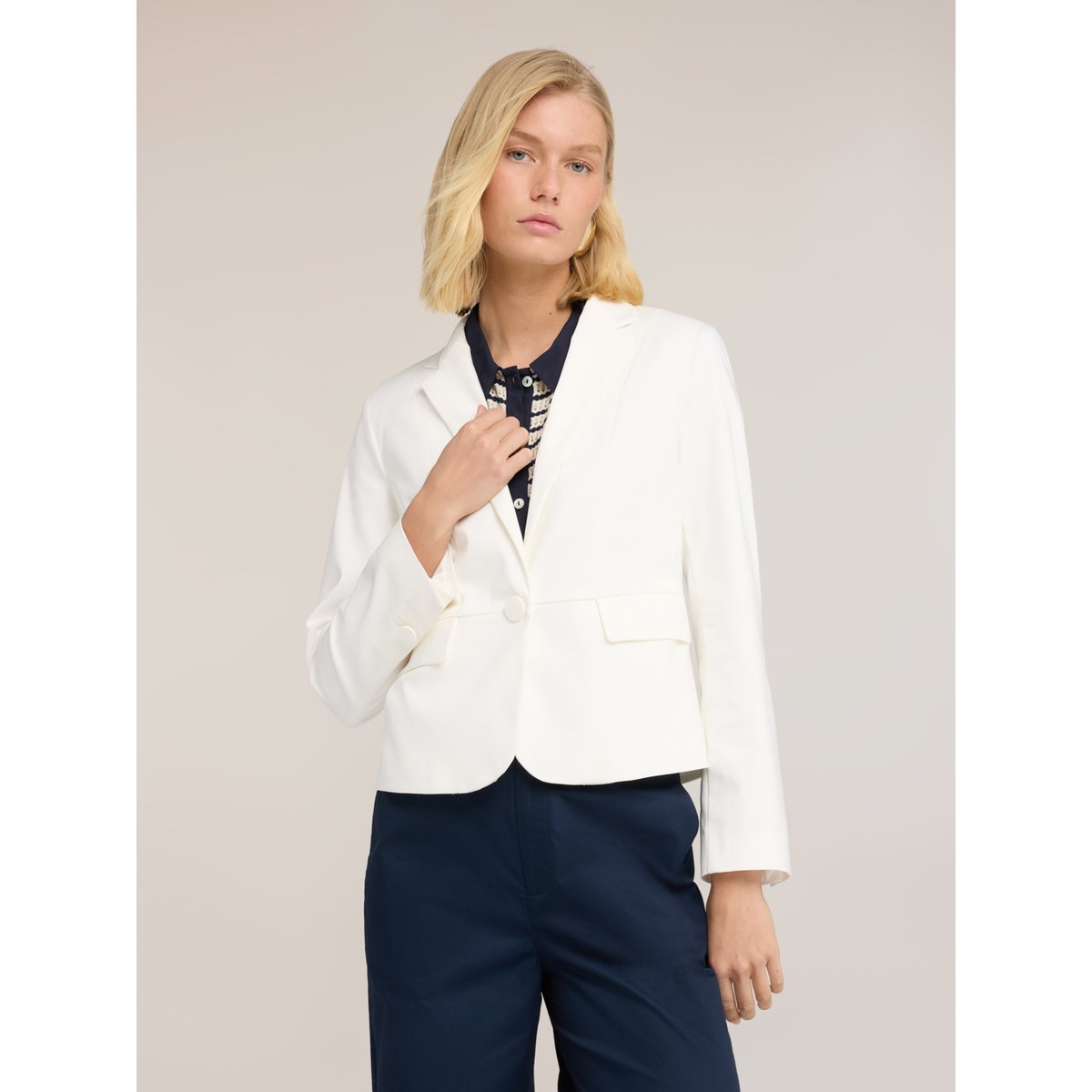 Blazer sur mesure blanc, MOTIVI
