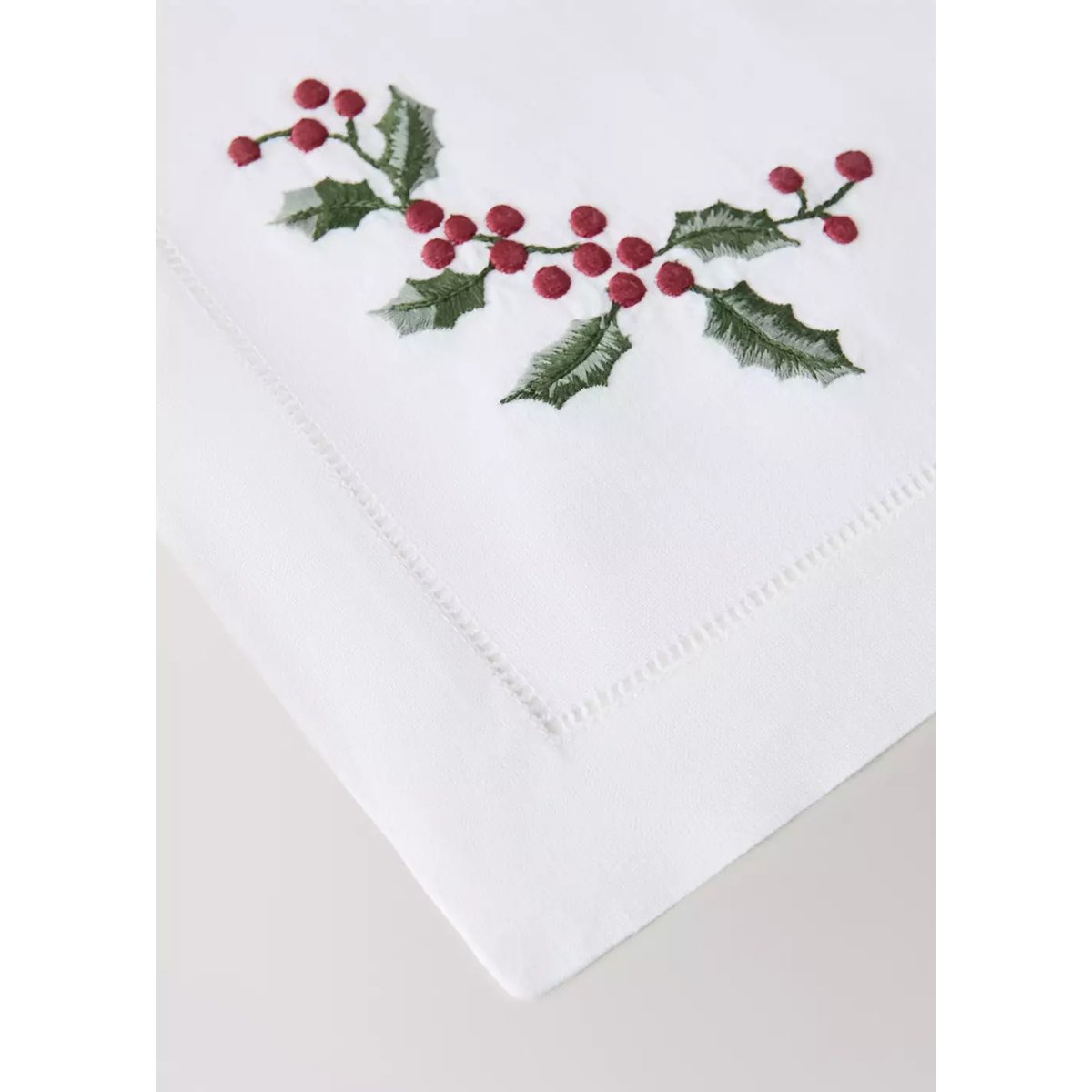 Set de table en lin brodé de Noël blanc cassé, MANGO HOME