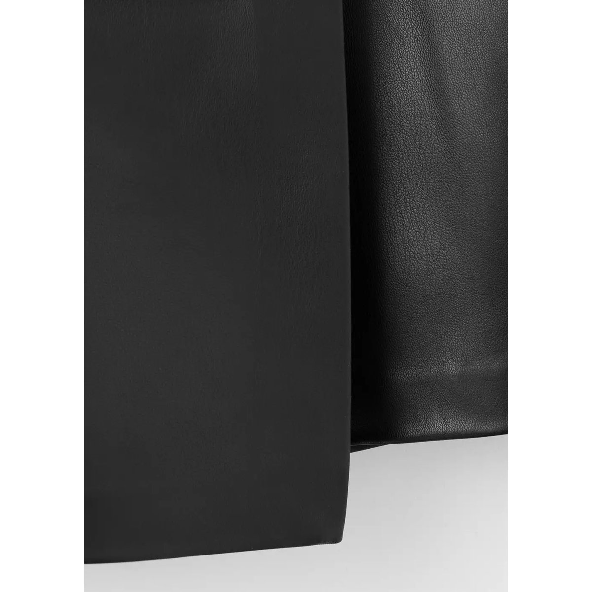 Jupe cuir synthétique à boucle noir, MANGO