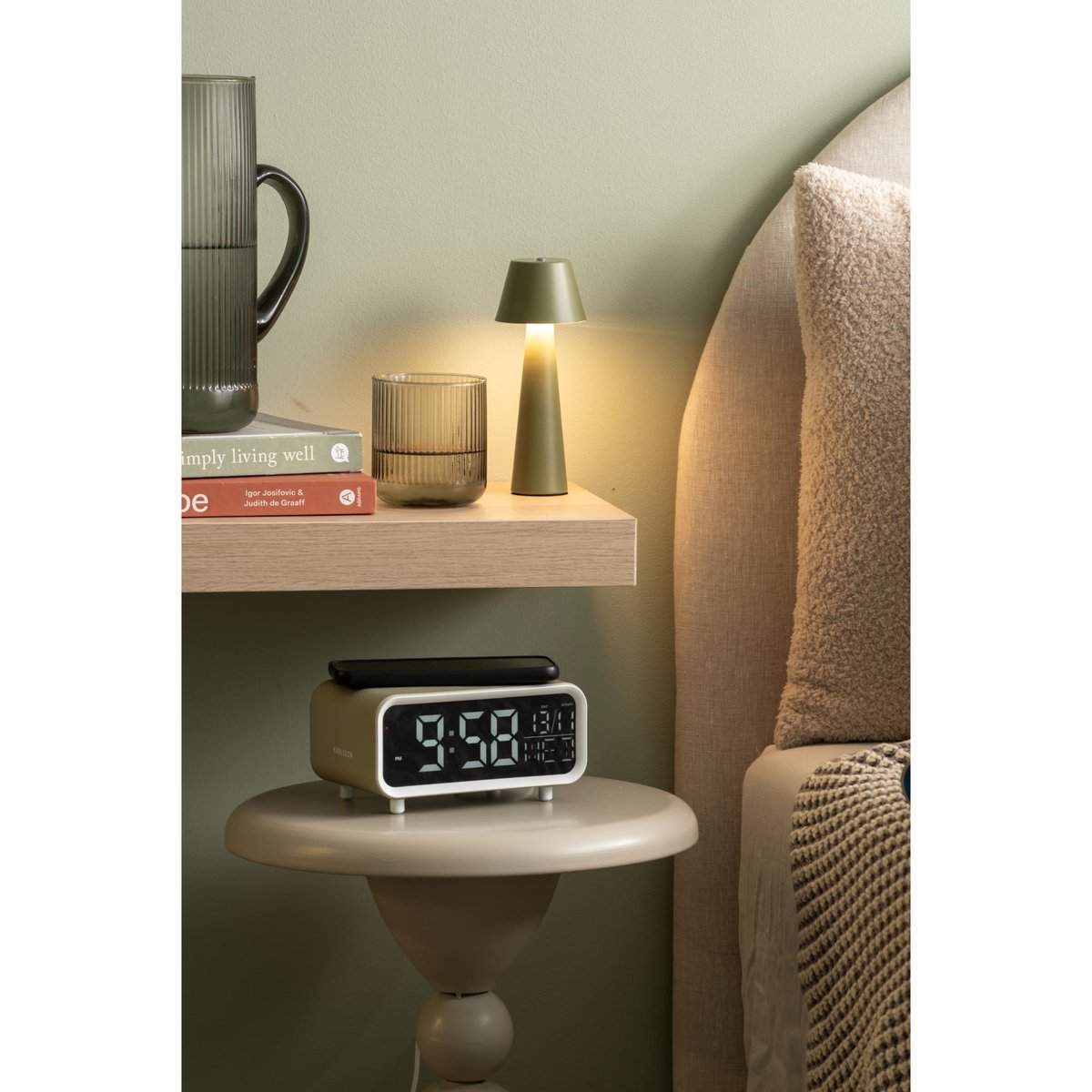 Réveil Thermoplaste CHUNKY LED thé vert, KARLSSON