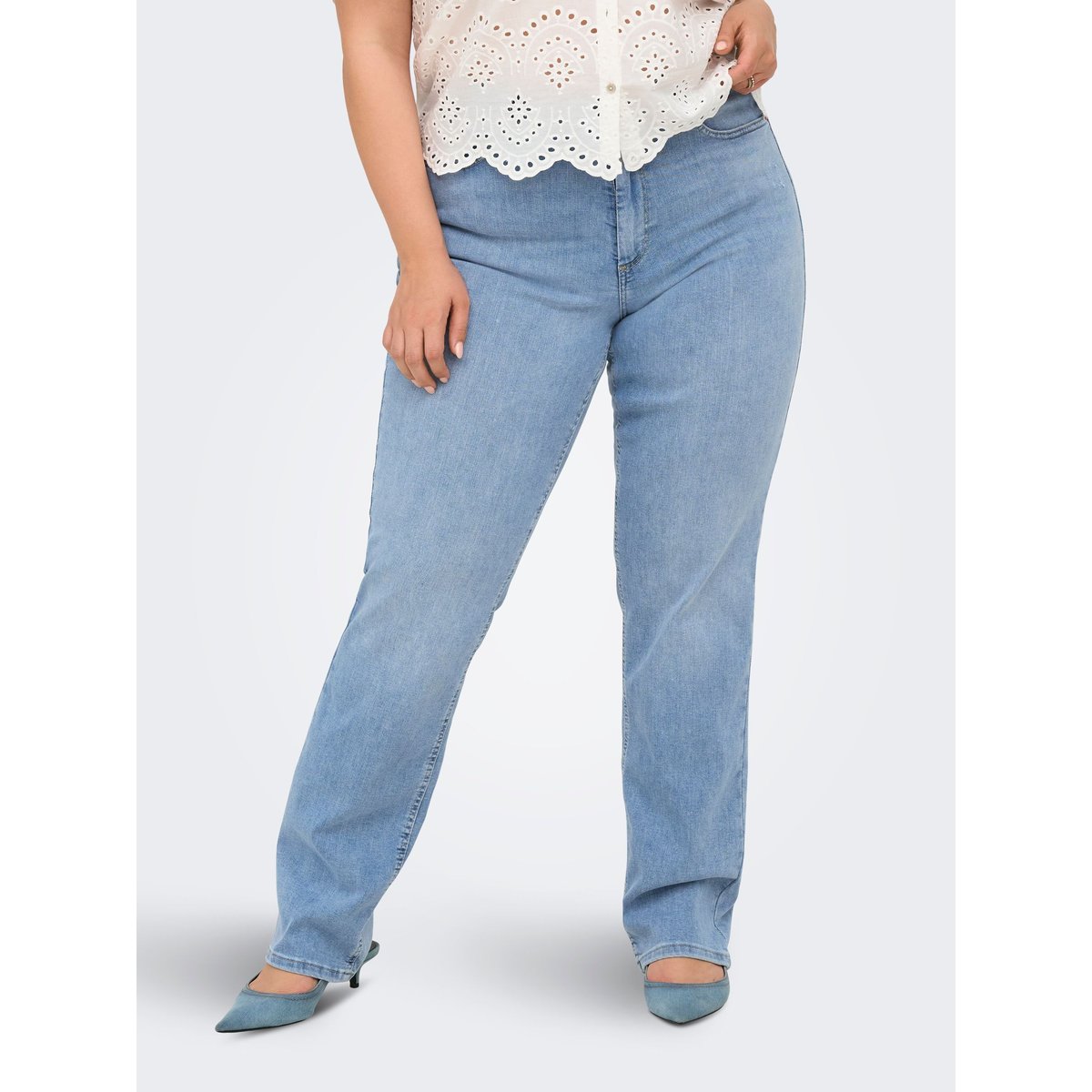 Jean Coupe Droite light blue denim, ONLY CARMAKOMA