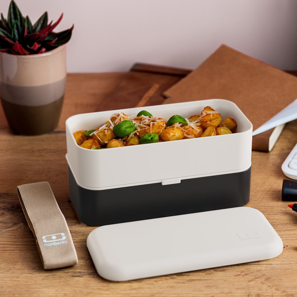 Set repas lunch box 2 étages 1L avec accessoires beige/noir, MONBENTO