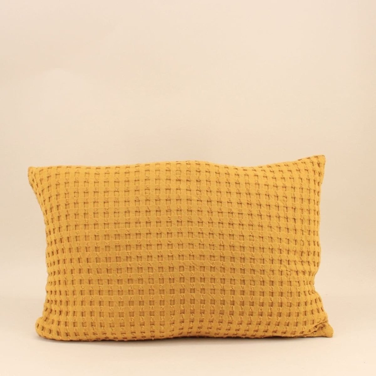 Coussin en tissu gauffré 40x60cm jaune, ORNAMI