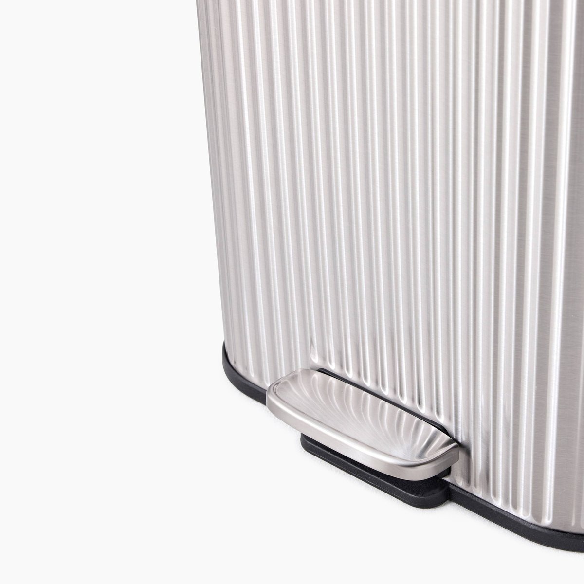 Poubelle finition striée, 30L inox, MONOPRIX