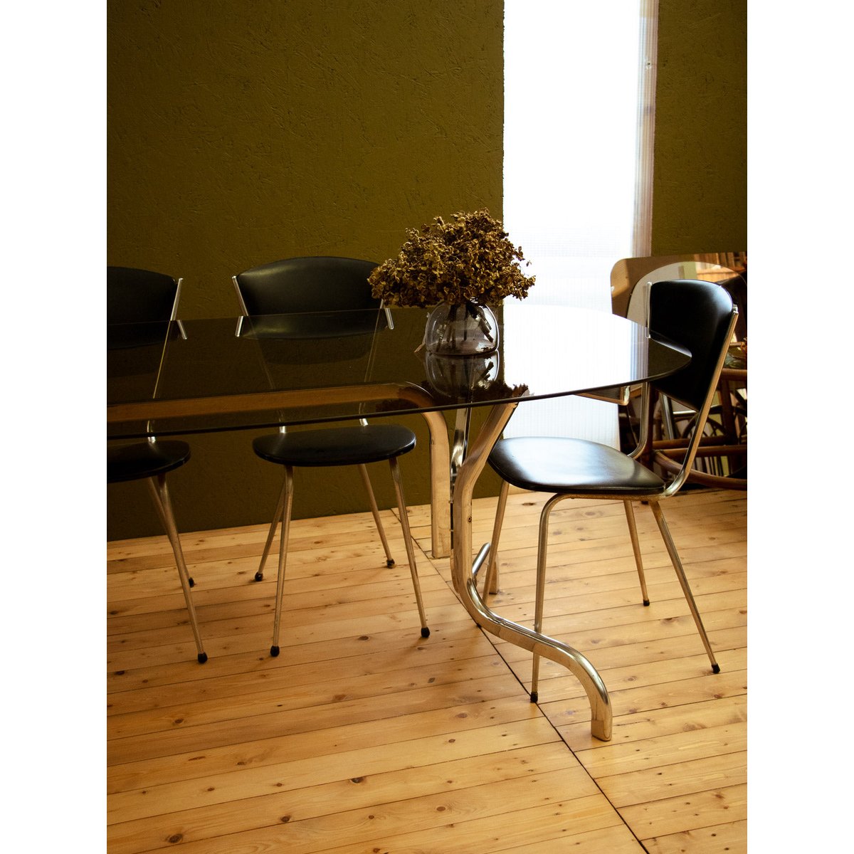 Table à manger en métal et verre fumé Karla N°1119 - Bon état fumé, DEBONGOUT