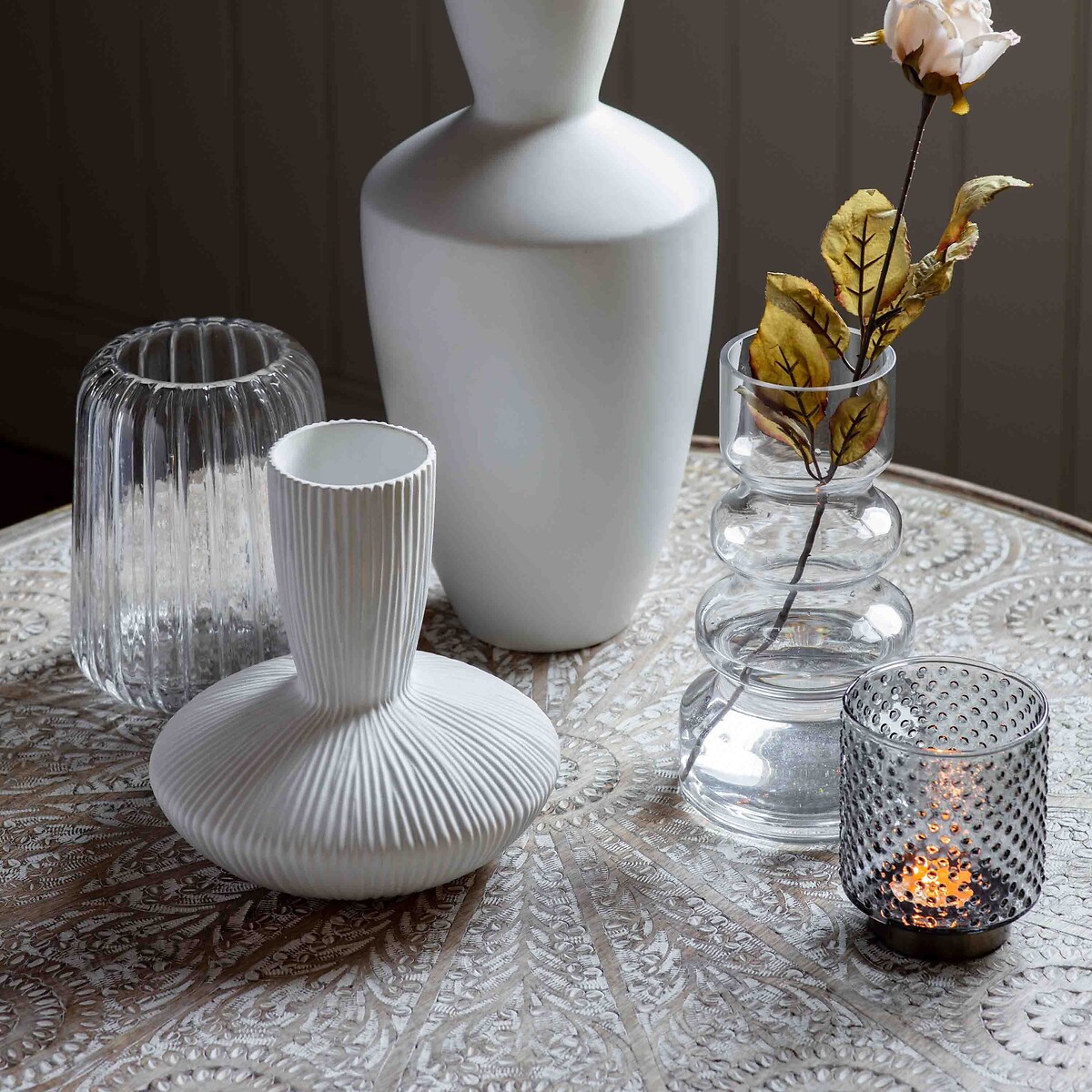 23cm Ribbed Stoneware Vase in White cream, ÉDITÉ