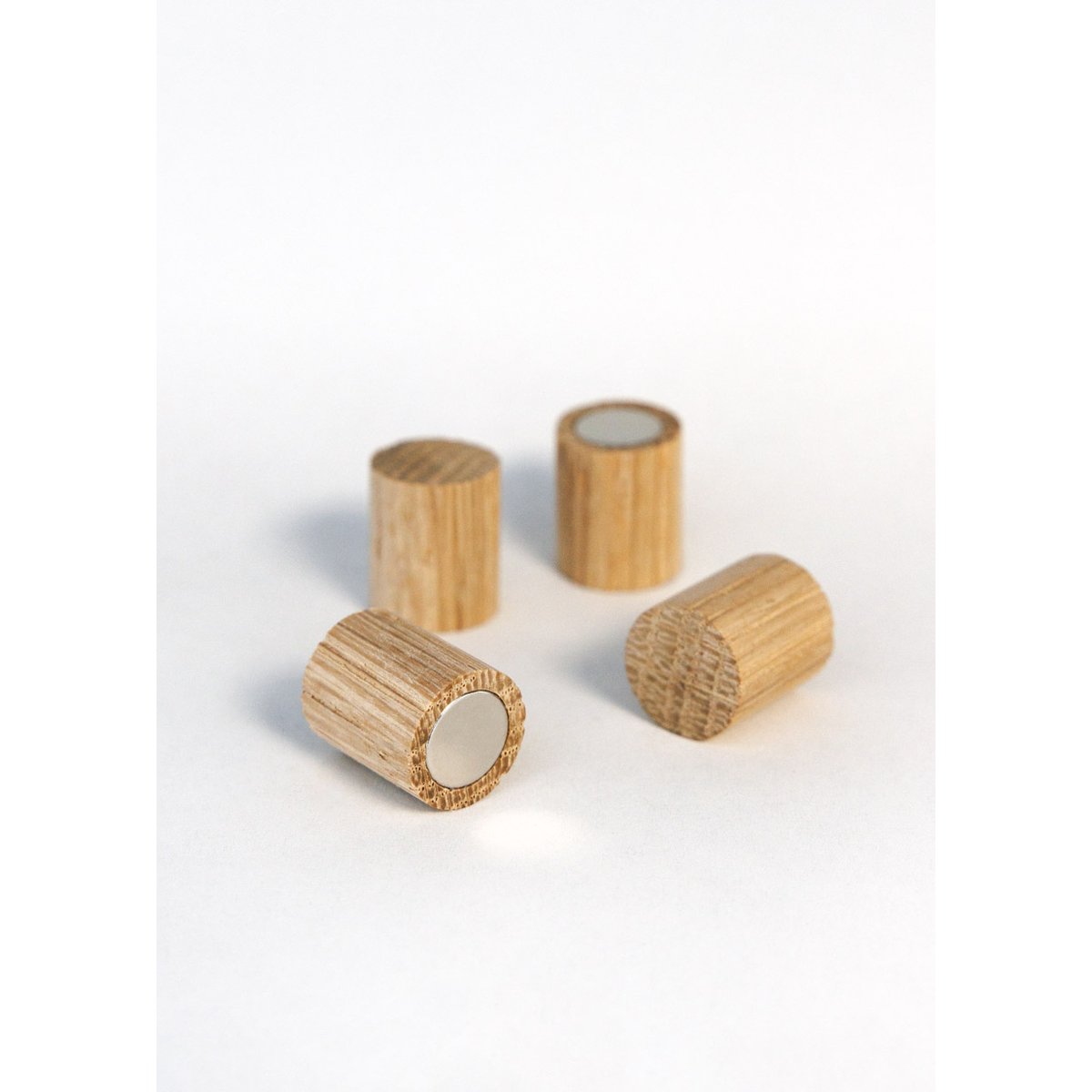 Magnet en bois (lot de 4) ELA couleur unique, METALLBUDE