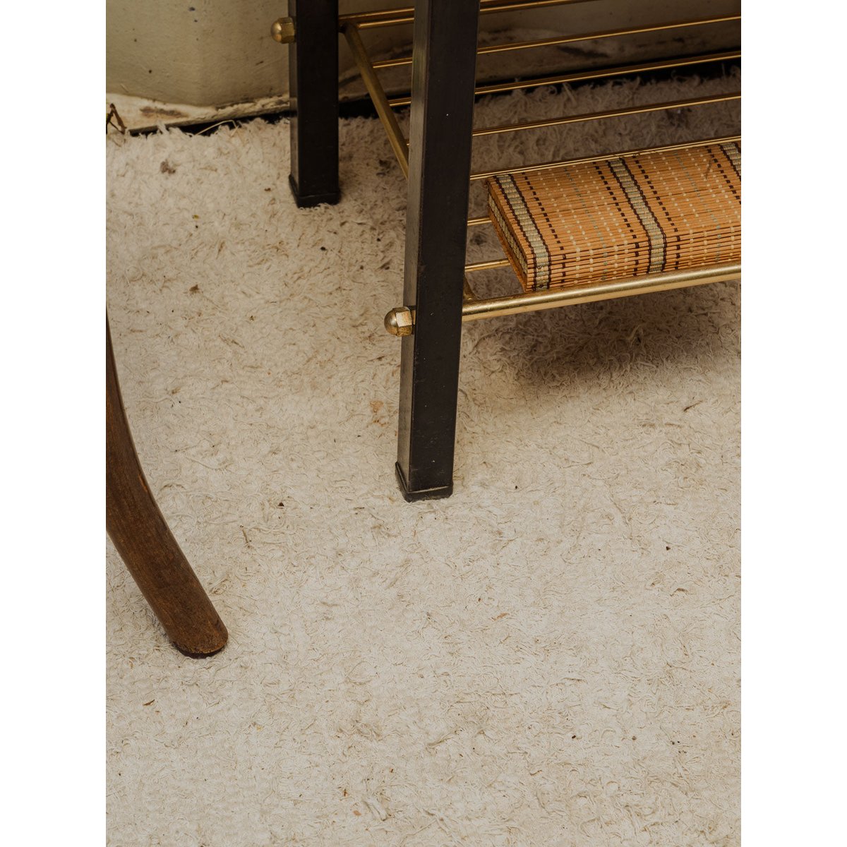 Table basse en bois et métal Donna N°1063 - Bon état bois foncé, DEBONGOUT