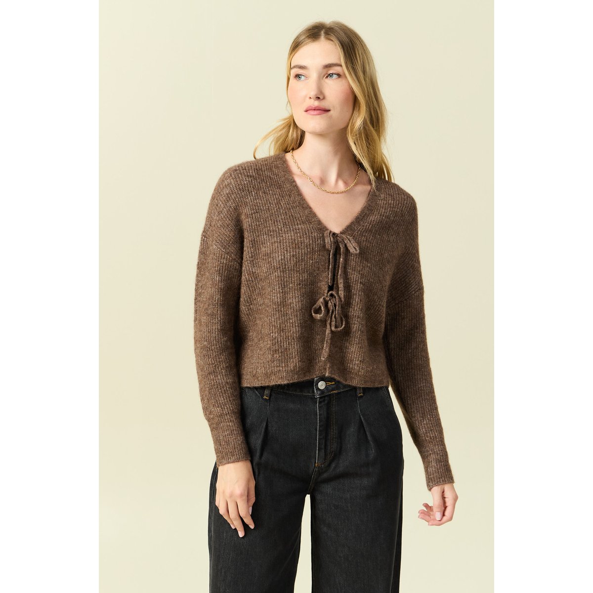 Gilet col V manches longues nœuds marron, BONOBO