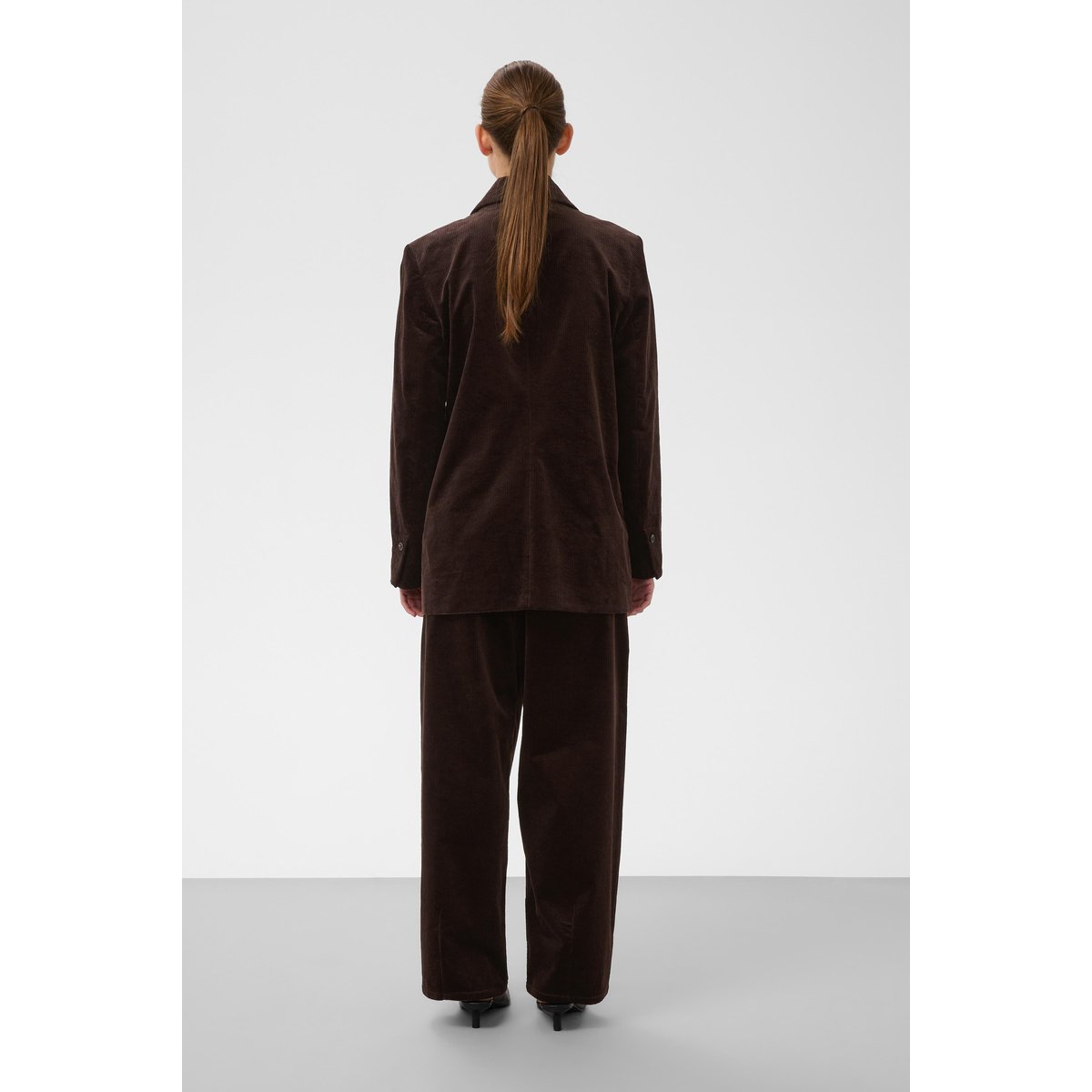 Pantalon de costume marron ganache, SOAKED IN LUXURY
