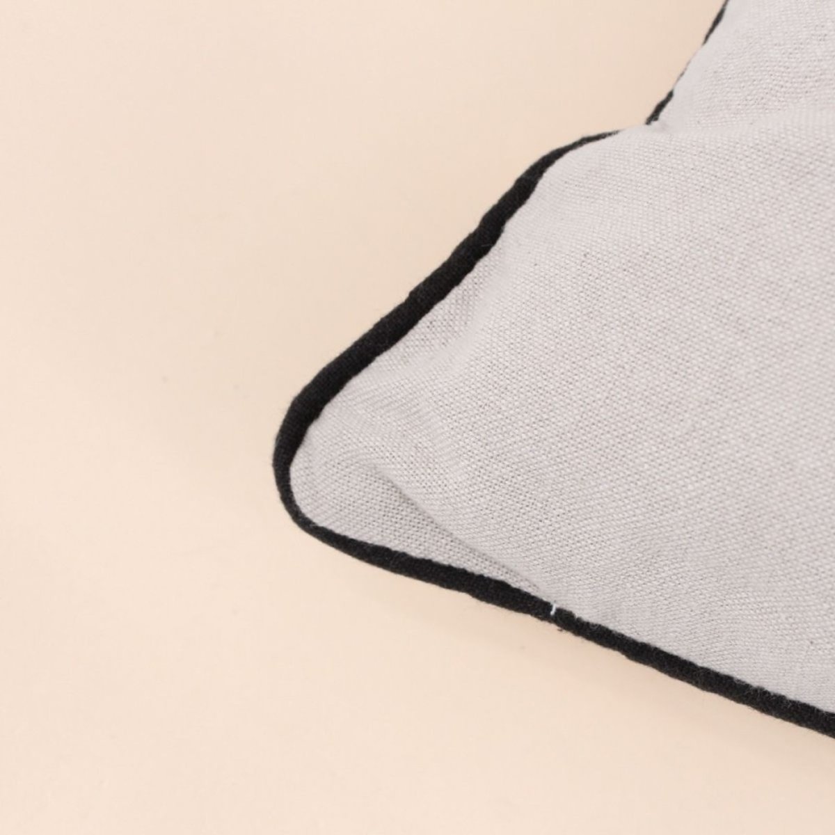 Coussin imprimé "&" 45x45cm beige, ORNAMI