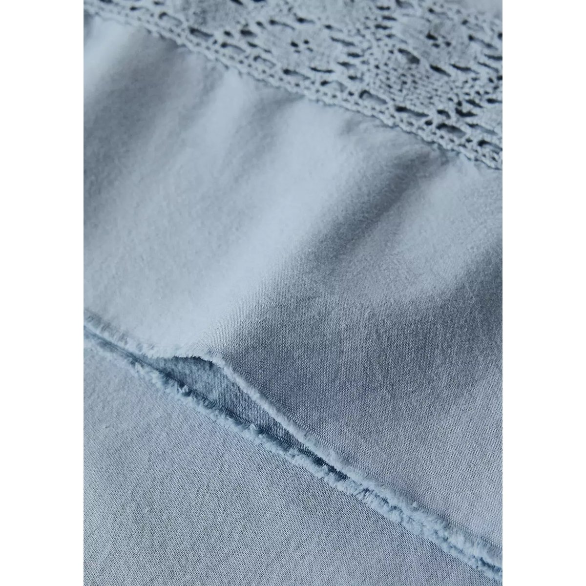 Taie d’oreiller en coton lavé détail dentelle 45x110 cm bleu, MANGO HOME