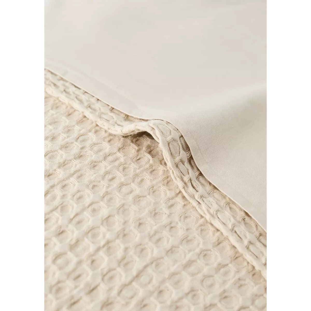Taie d’oreiller en coton gaufré garment-dyed 45 x 110 cm beige, MANGO HOME