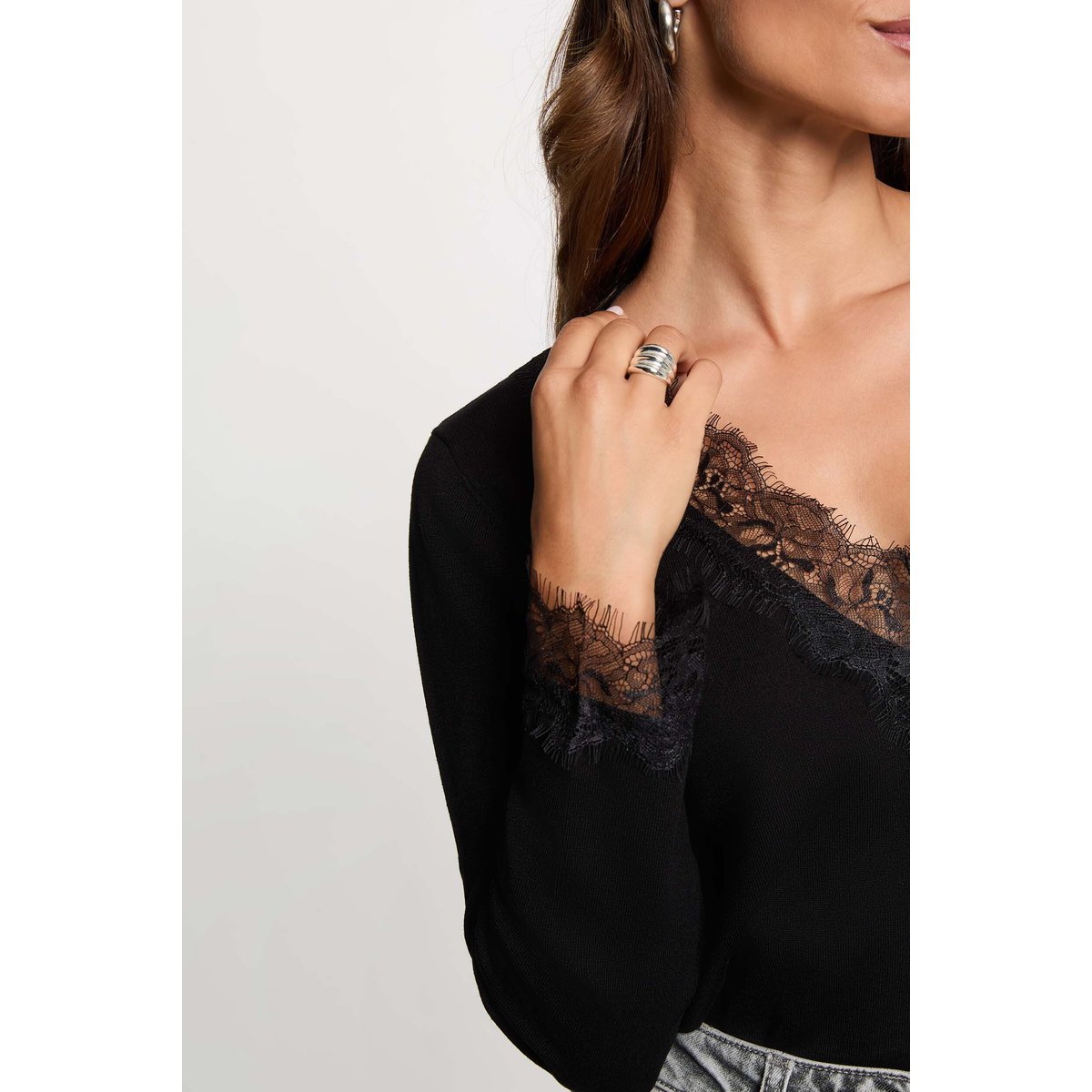Pull col v dentelle noir, MORGAN