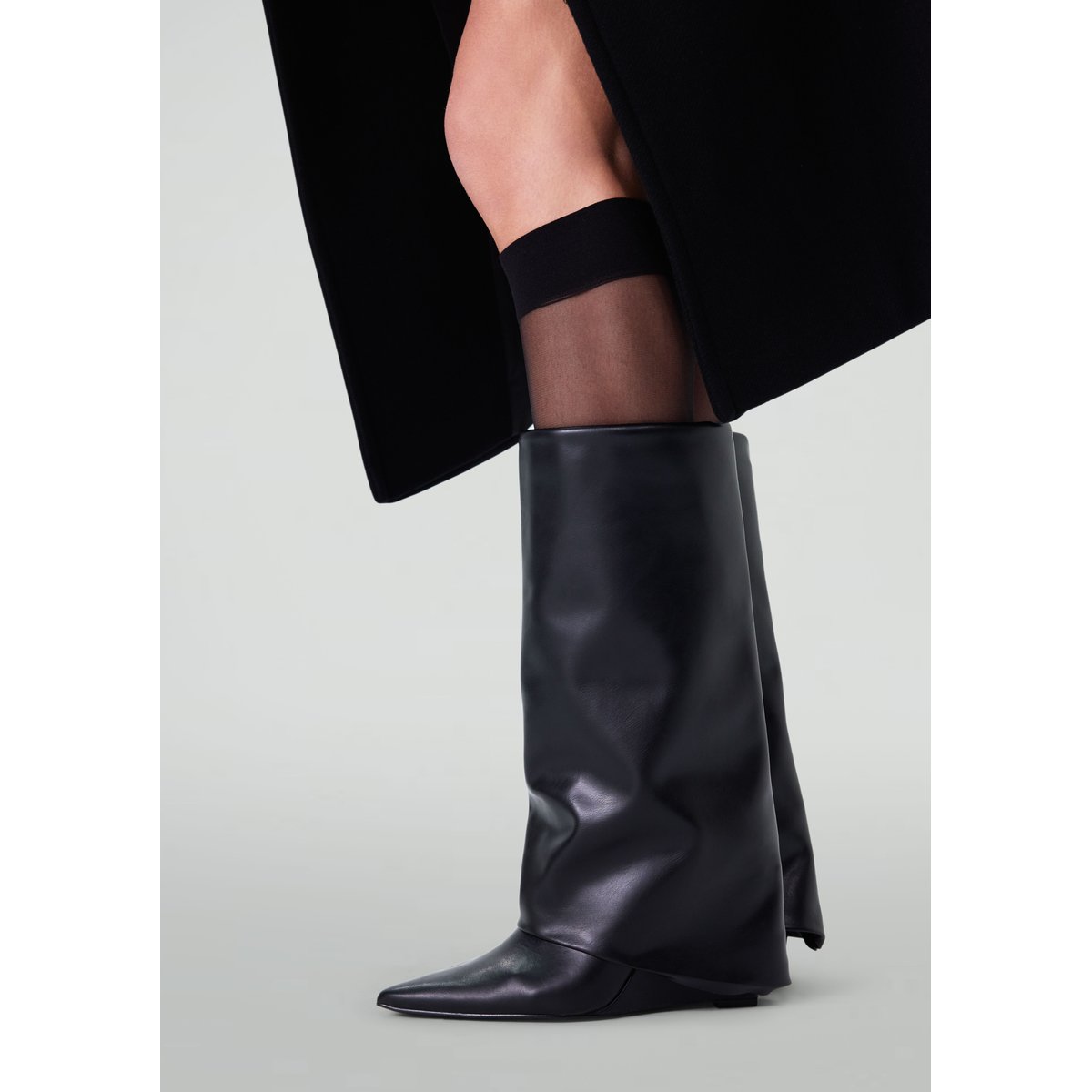 Bottes hautes à talon compensée en cuir à rabat noir, SACHA