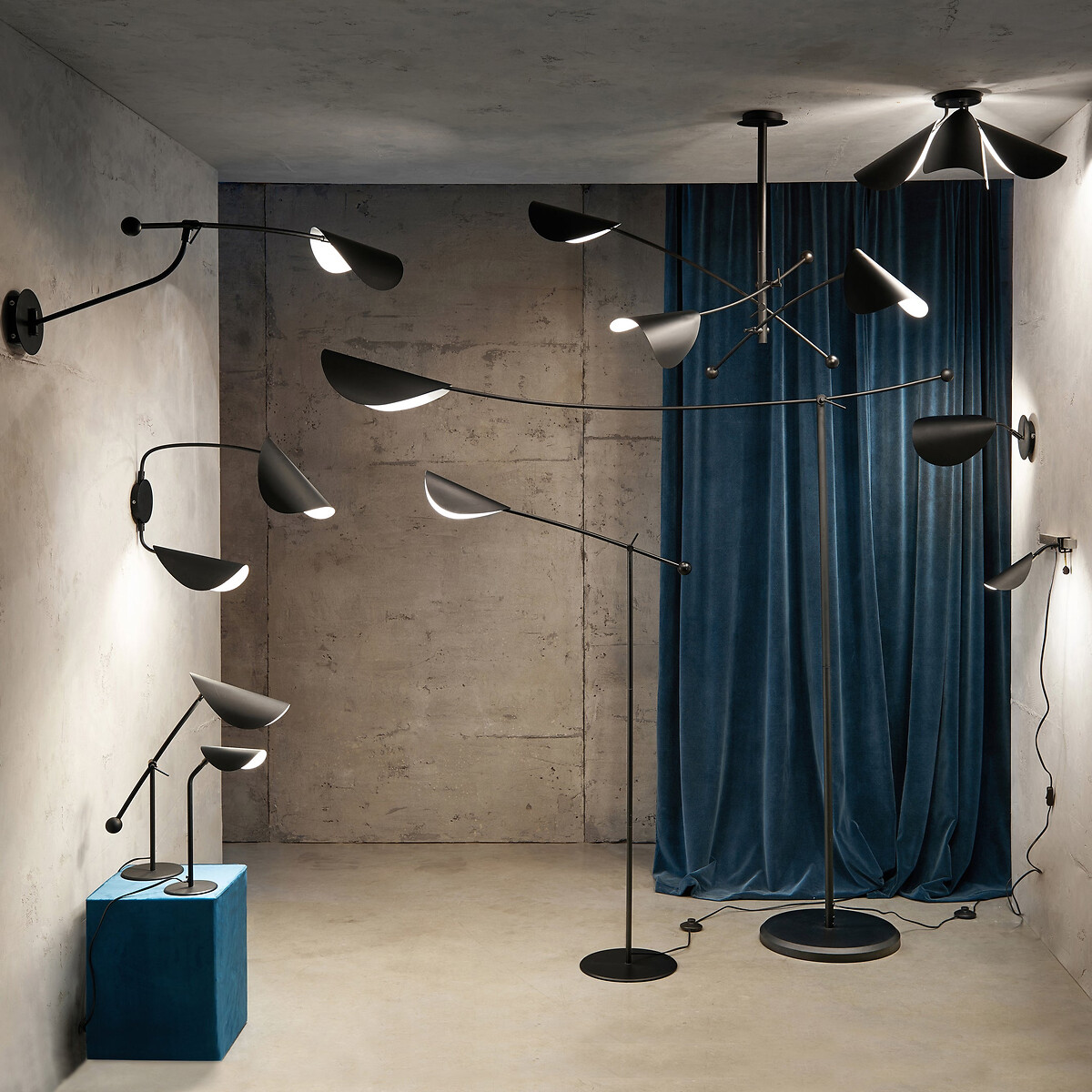 Funambule Arc Floor Lamp black, AM.PM