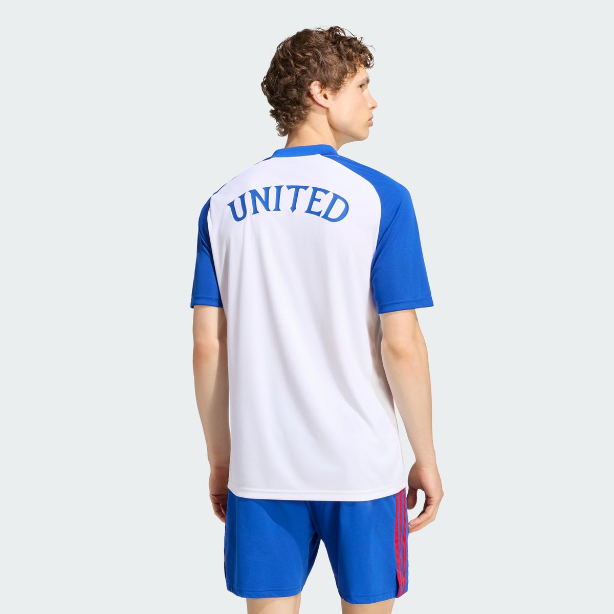 Maillot Pré-Match Manchester United 26/27 Maillot Pré-Match Manchester United 26/27 white / royal blue, adidas Performance
