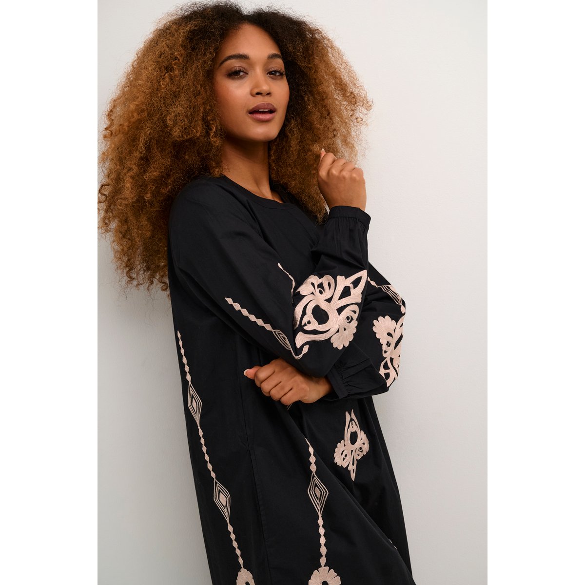 Robe noir ethnique oriental black offwhite, CREAM