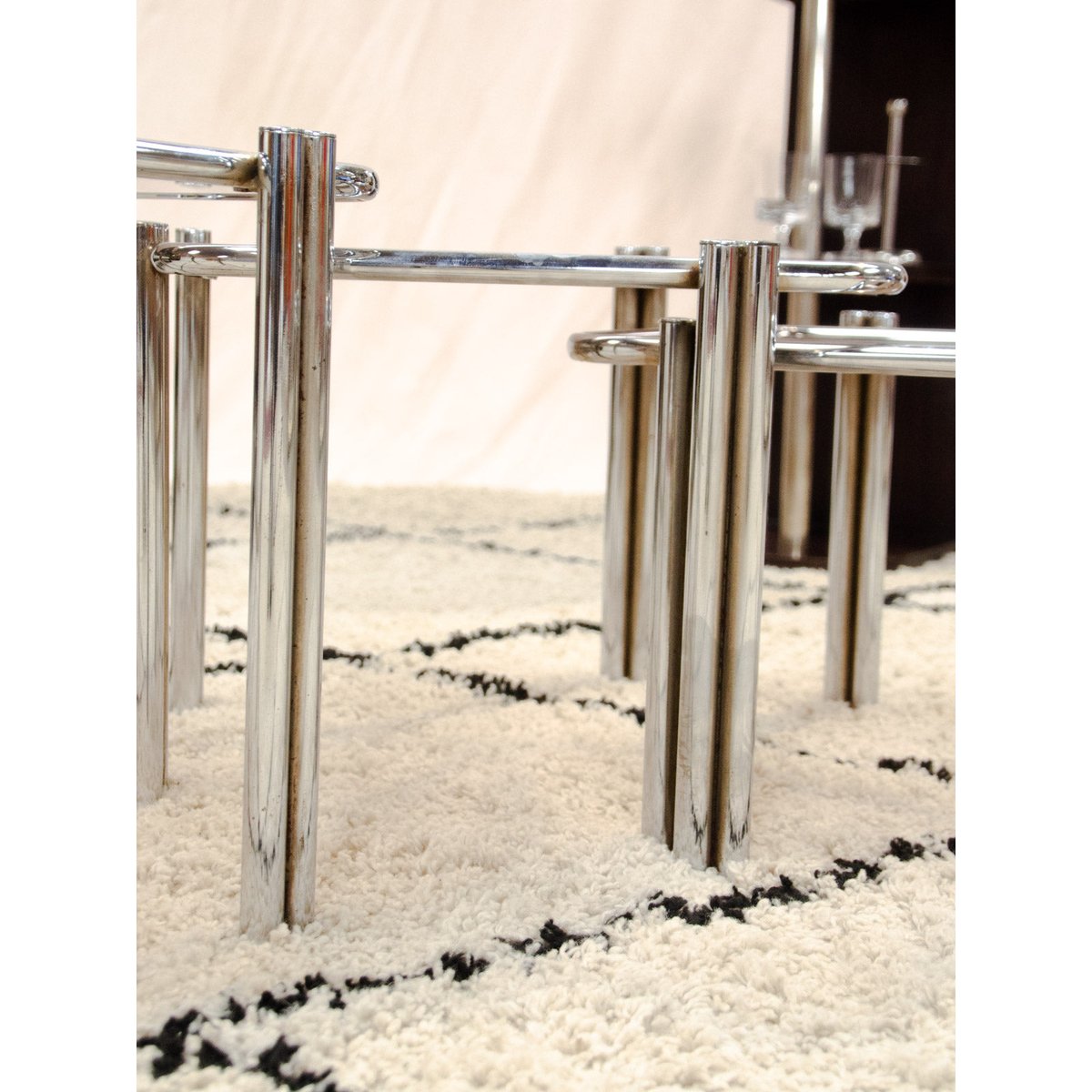 Tables gigogne en métal chromé Barbara N°227 - Bon état fumé, DEBONGOUT