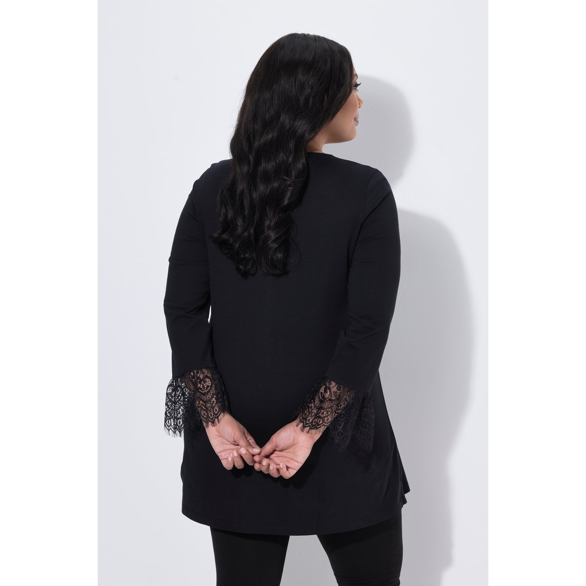 T-shirt long avec laçage noir, ULLA POPKEN
