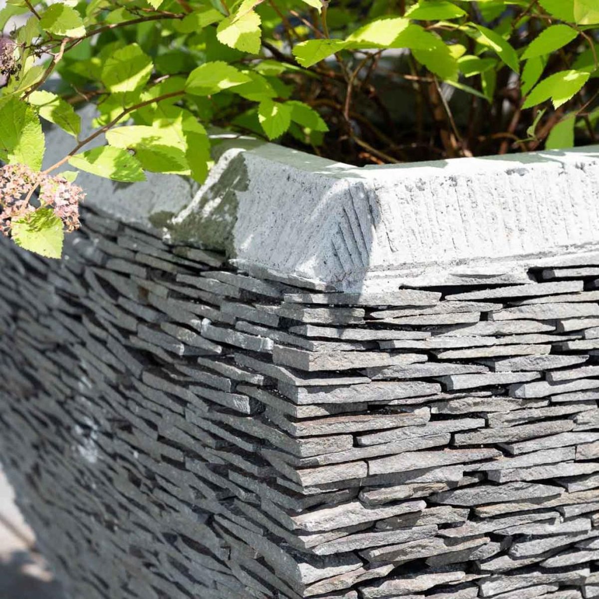 Pot bac jardinière pierre naturelle carré ardoise galbé jardin gris, WANDA COLLECTION