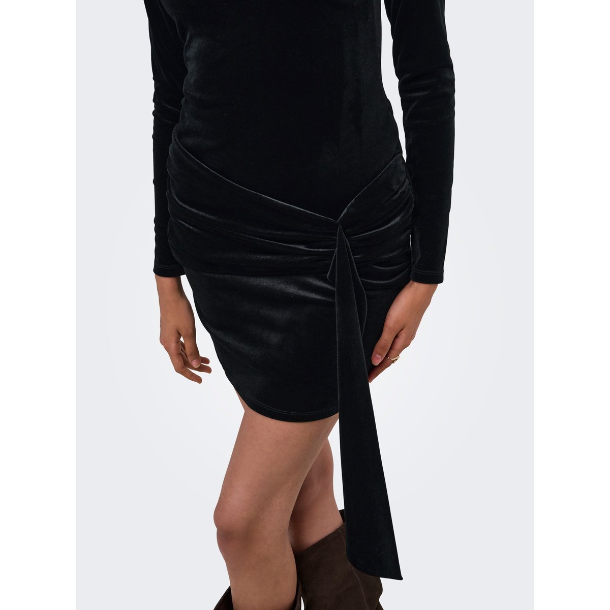 Robe black 1, ONLY
