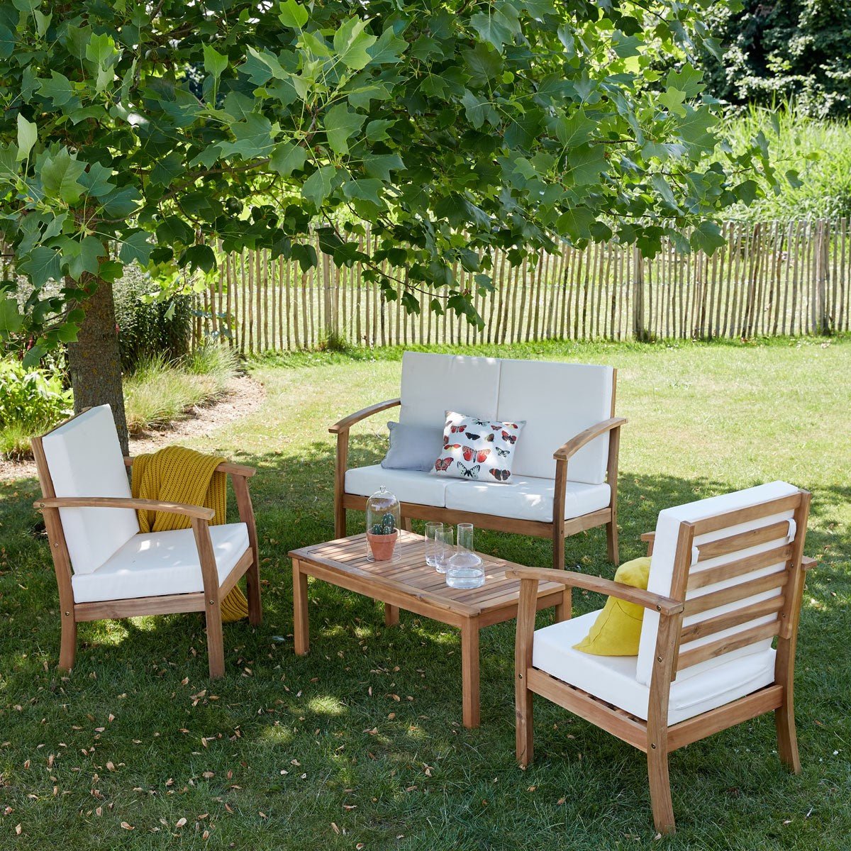 Salon de jardin en bois d'acacia 4 places  HANOÏ blanc, BERAH GETAH