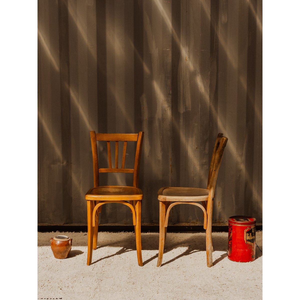Lot de 5 chaises en bois Claude N°1543 - Bon état bois clair, DEBONGOUT