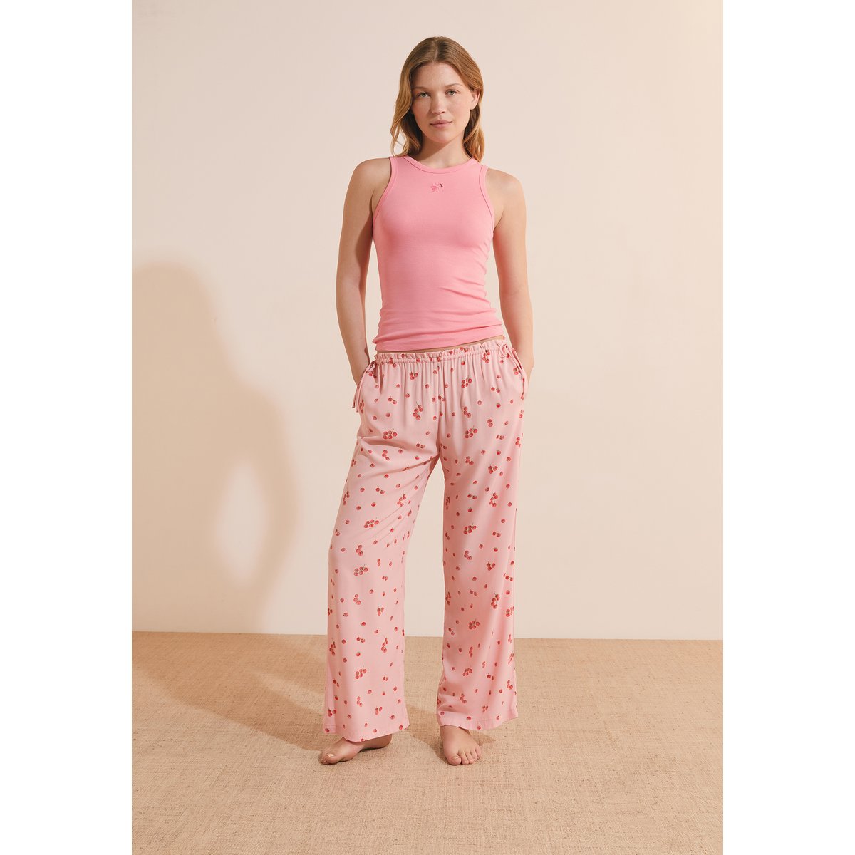 Pantalon de pyjama 7/8 à motifs tomates avec noeuds côté TIMI rose bonbon, ETAM