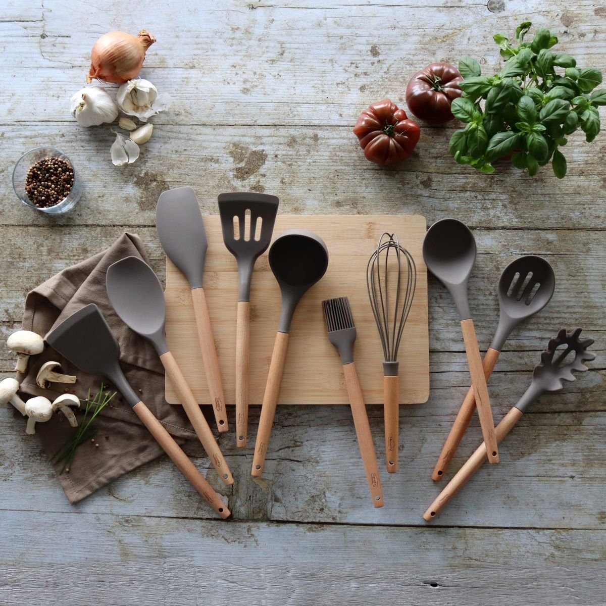 Set de 10 ustensiles en silicone et manche en bois, ELIOTT naturel-taupe, MENASTYL