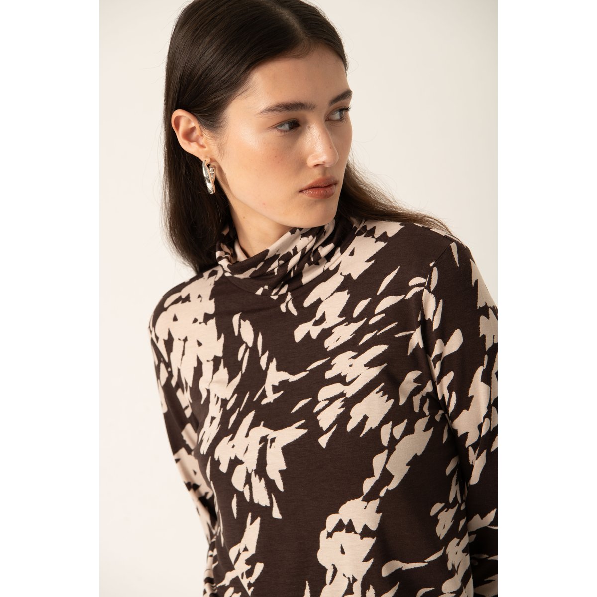 T-shirt à manches longues marron chocolate torte leave print, SOAKED IN LUXURY