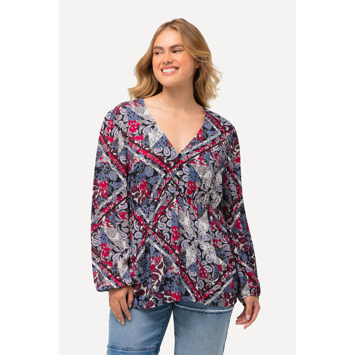 Blouse motif patchwork. Décolleté en V et marine, ULLA POPKEN