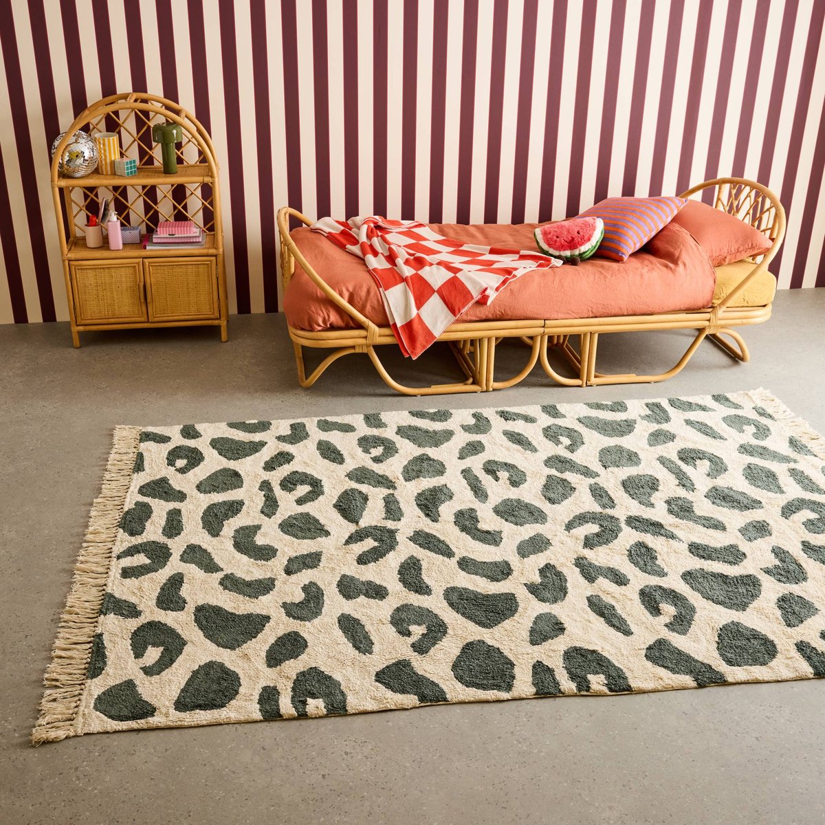 Tapis intérieur rectangulaire contemporain GLEN vert foncé, SWEEEK
