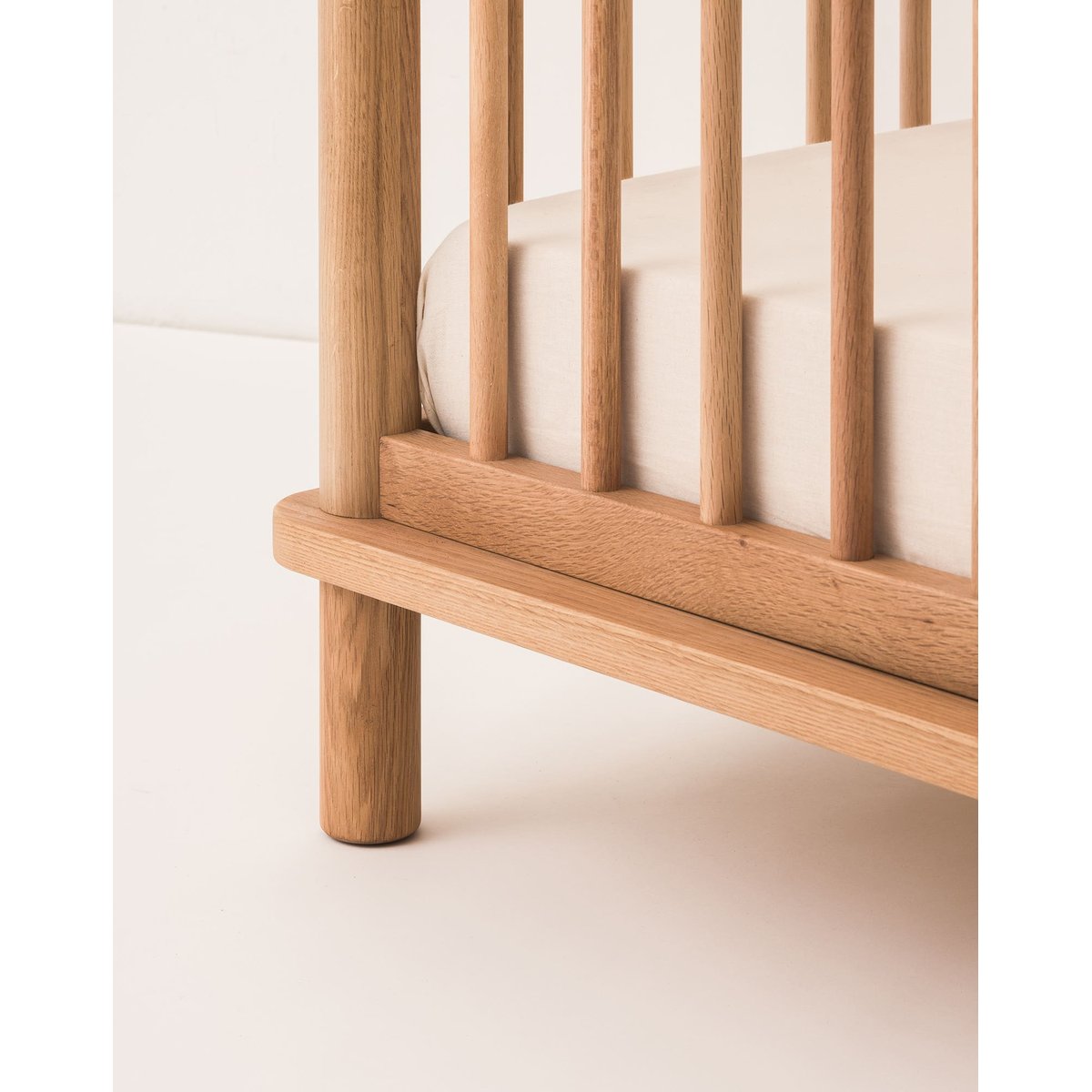 Lit bébé évolutif en bois de chêne massif LATITUDE bois clair, NOBODINOZ