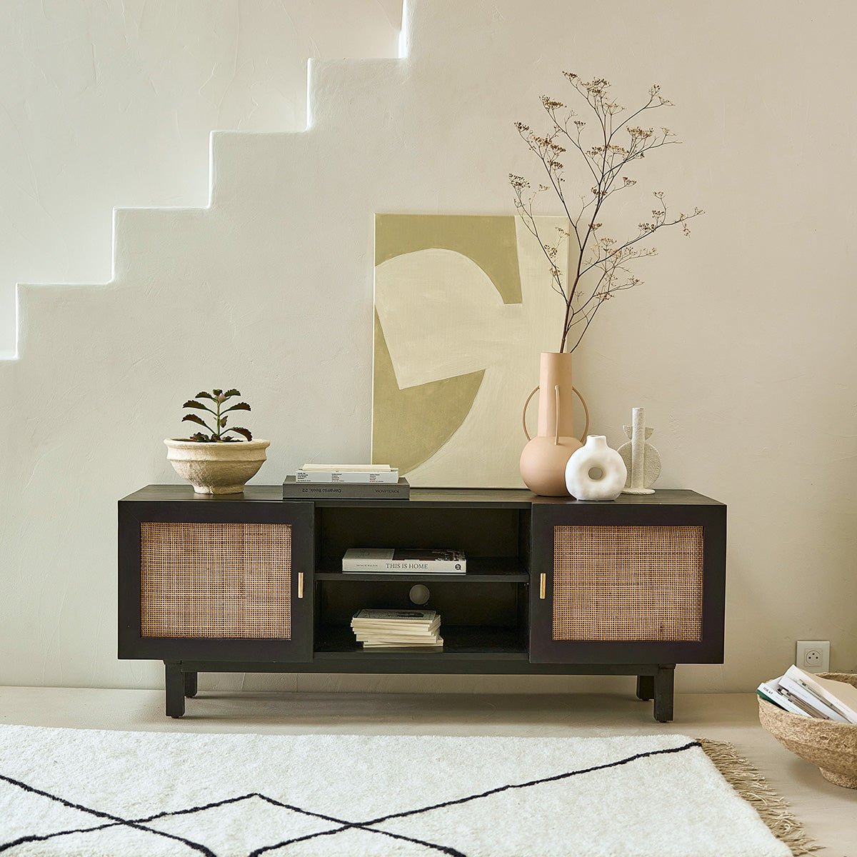 Meuble TV en bois massif et cannage 140 cm BLAISE noir, BERAH GETAH