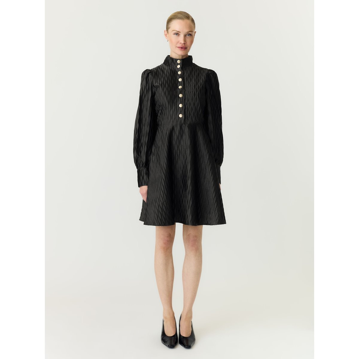 Mini-Robe black, YAS