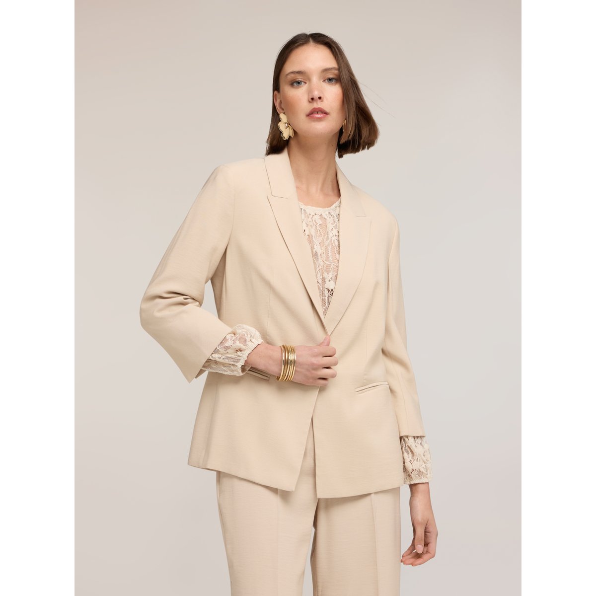 Blazer simple boutonnage avec dentelle beige, MOTIVI