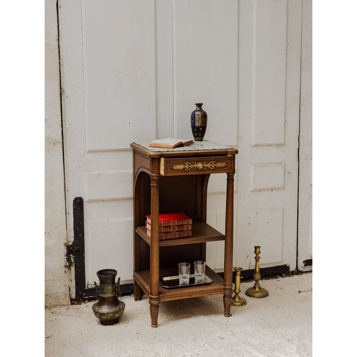 Meuble d'appoint en bois et marbre Francine N°967 - Bon état bois foncé, DEBONGOUT