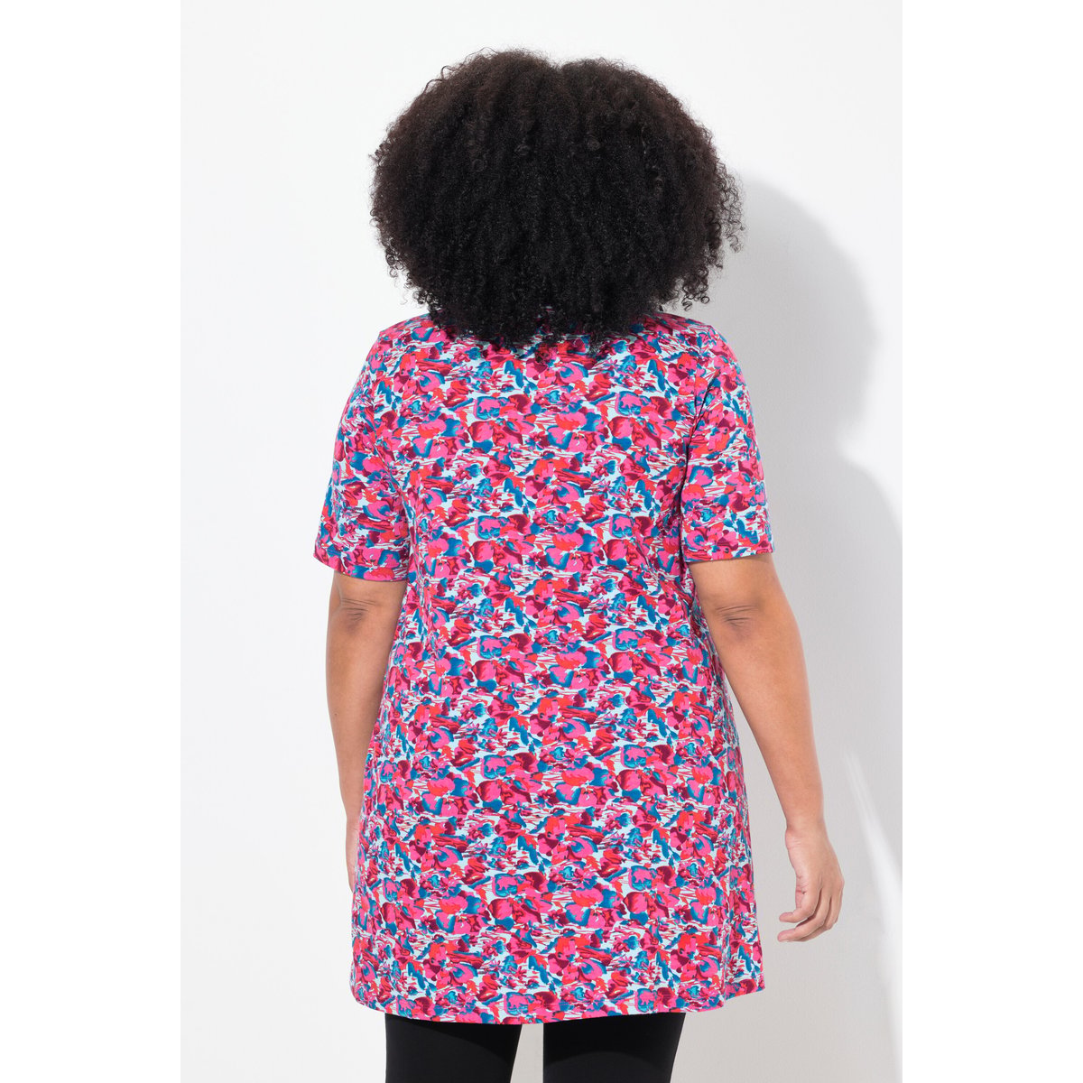 T-shirt long. Col rond et manches courtes. marine, ULLA POPKEN