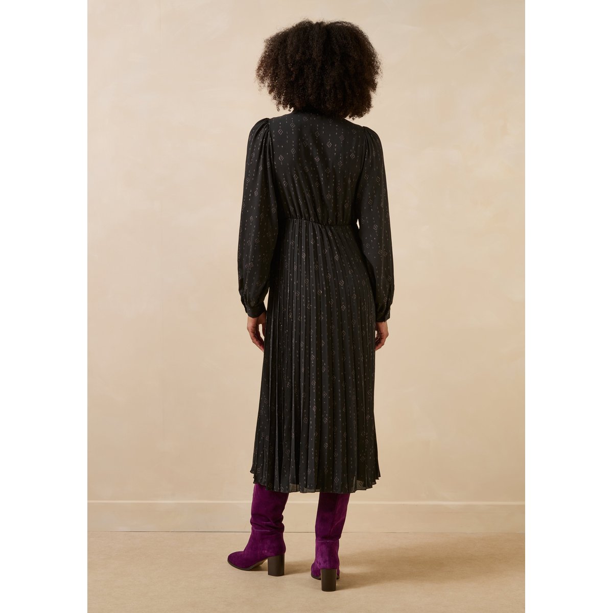 Robe longue manches longues encolure tunisienne noir, LA FEE MARABOUTEE