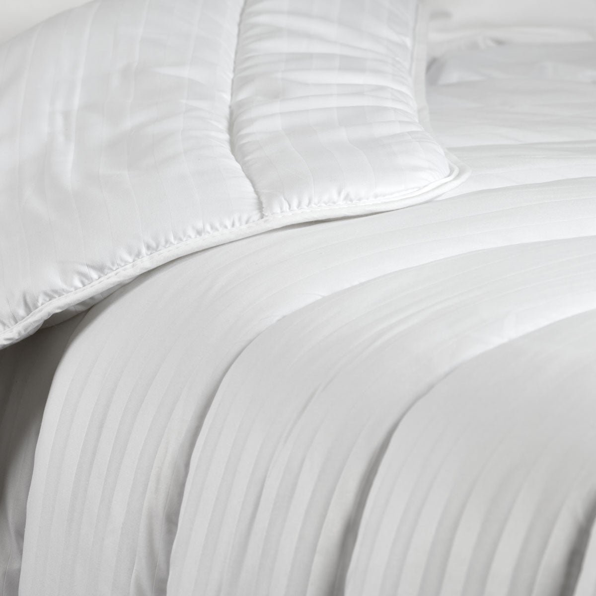 Couette Microfibre 4 Saisons Blanc des Prés - Microfibre 300 g/m² blanc, TRADITION DES VOSGES