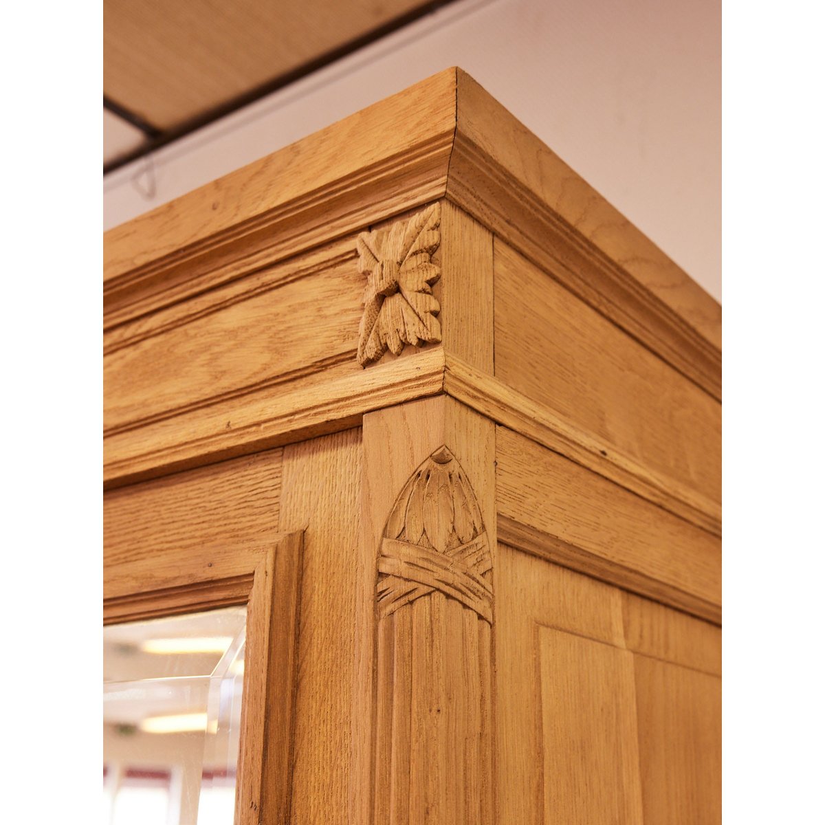 Vitrine en bois sablé Victoria N°1334 - Bon état bois clair, DEBONGOUT