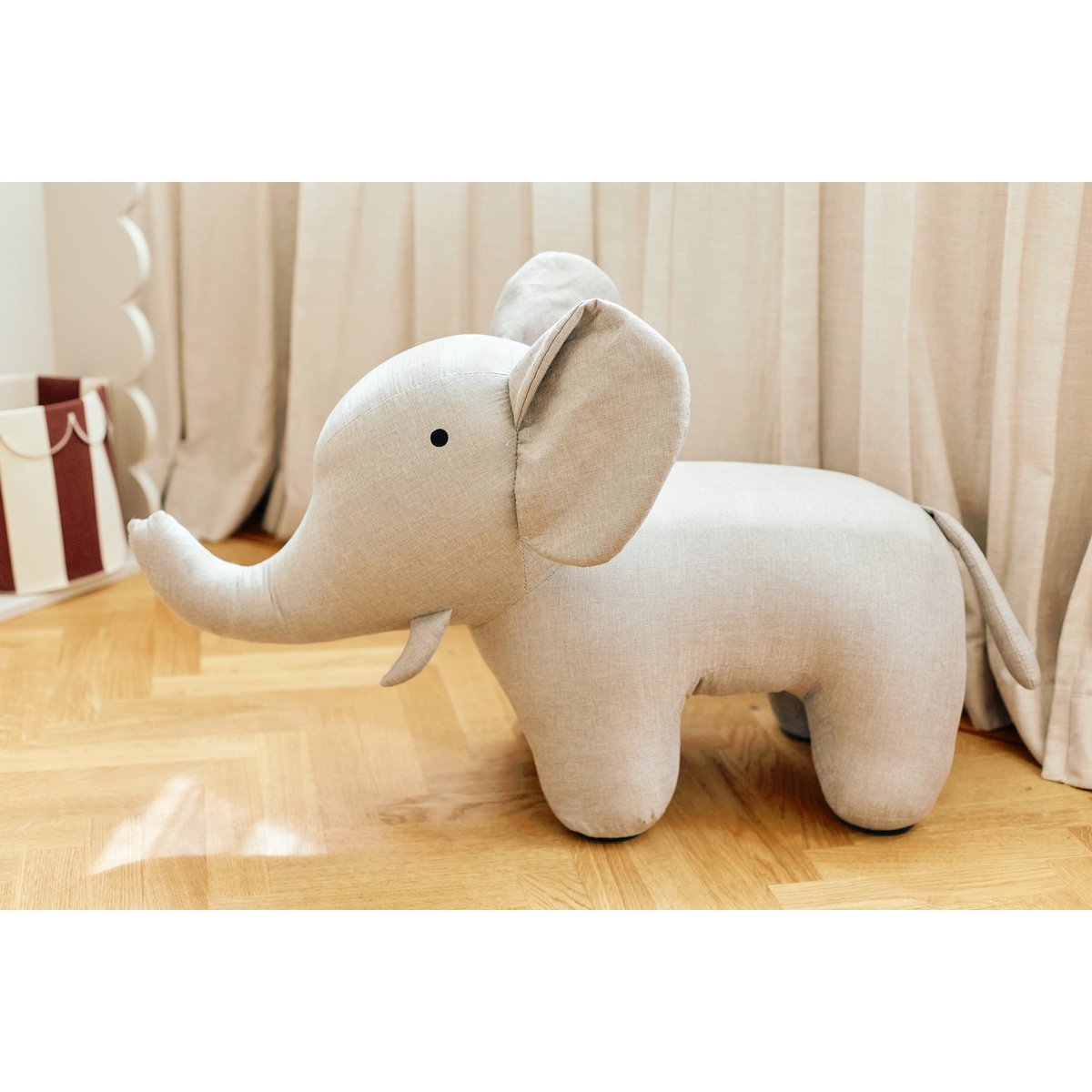 Jouet éléphant debout gris, CHILDHOME