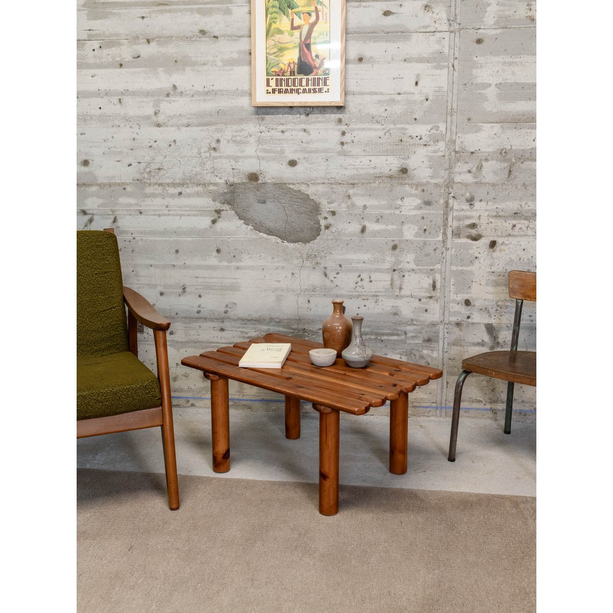 Table basse en pin Léonie N°930 - Bon état bois foncé, DEBONGOUT
