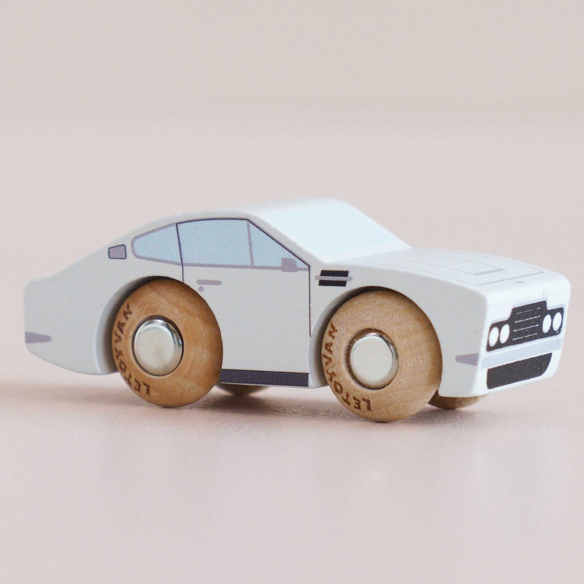 Voiture Aaron No 6 blanc, LE TOY VAN